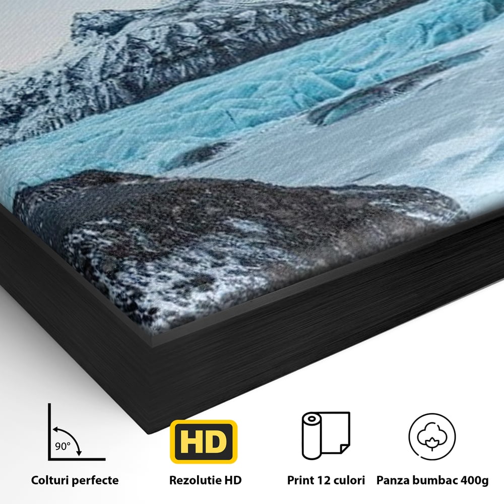 Detaliu al suprafetei: tablou canvas cu peisaj glaciar, in rama de aluminiu negru